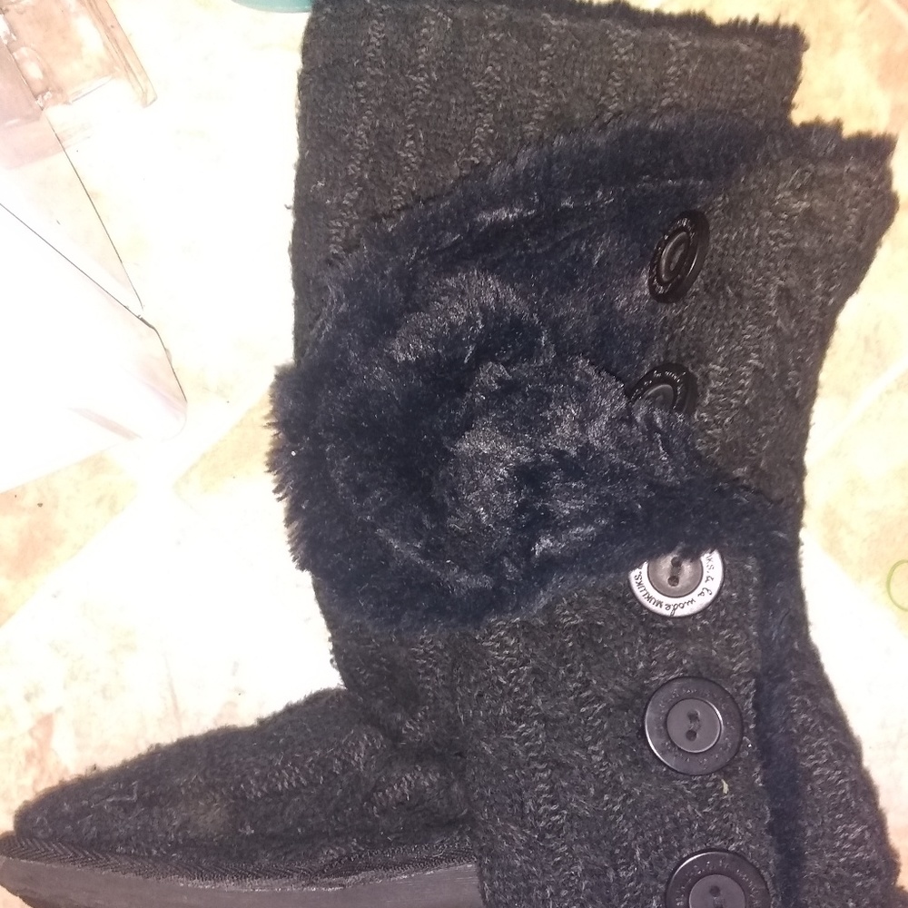 Shoes - Picture 2 of 2